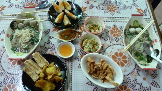 Tee Noi Noodle 2