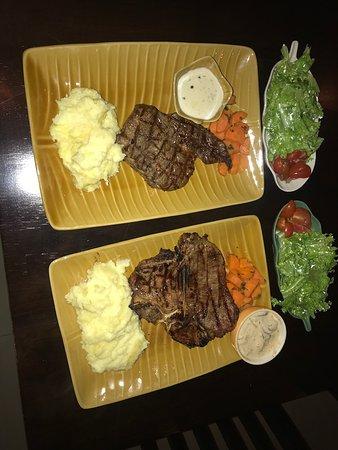Noi's Restaurant