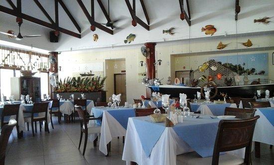 Pirogue Restaurant & Bar