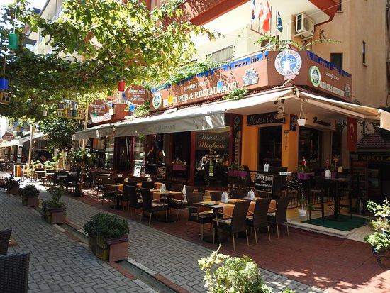 Musti's Restaurant