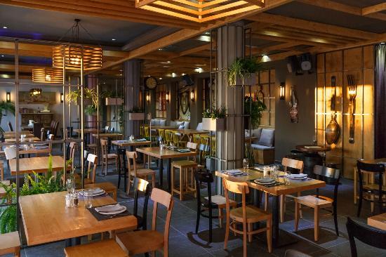 Yiamas Gastro Bar