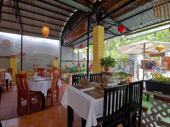 Silent Garden Restaurant