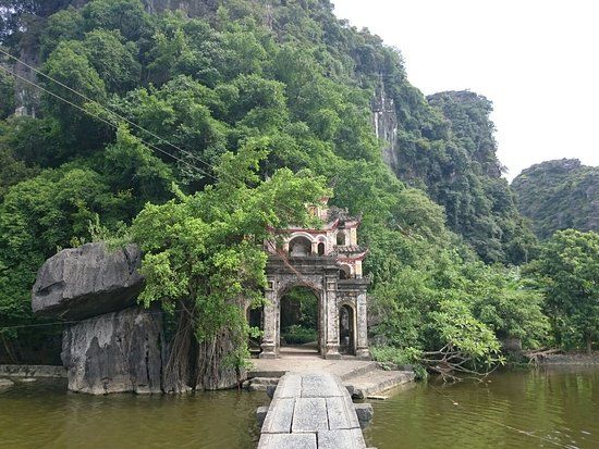 Bich Dong Tempel